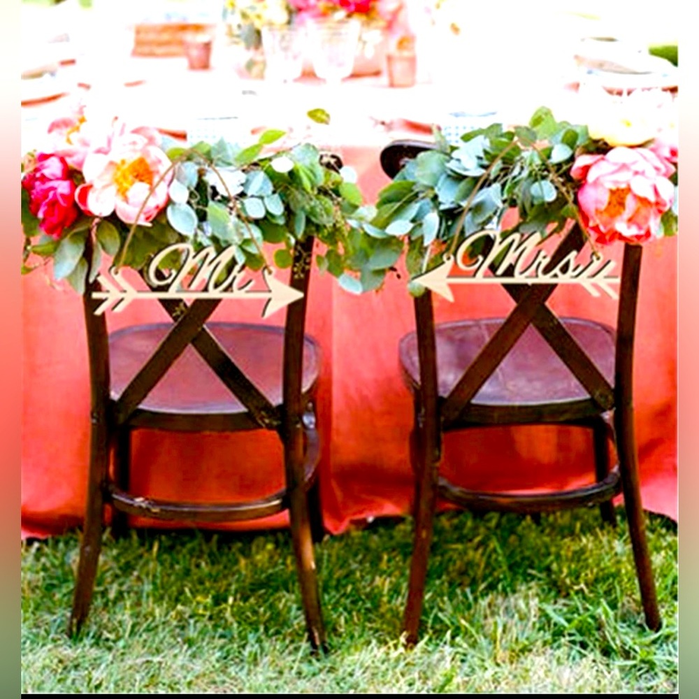 Wedding mrs & mr table hanging